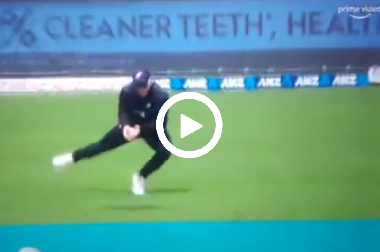 Glenn Phillips caught Rishabh Pant
