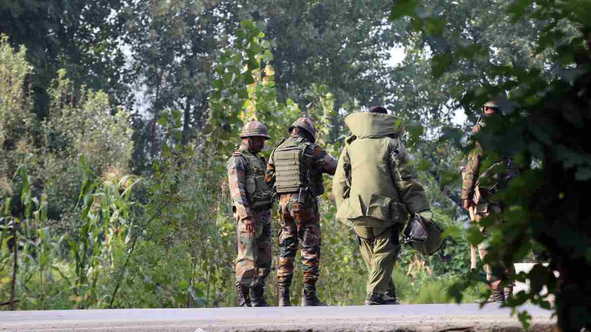Major Crackdown On Terrorist Sympathizers In Kashmir: Eight Arrested, Properties Worth 10 Crores Attached