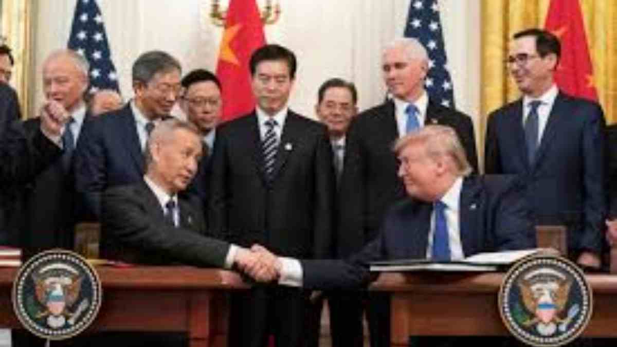 US President Donald Trump With Chinese Representative