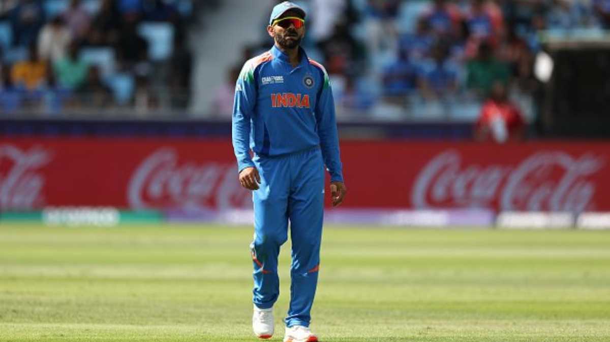 Virat Kohli took 2 crucial catches during the India-Pakistan clash
