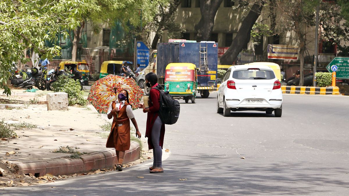 Delhi Weather Update: Hot Days Ahead With Temperatures Soaring To 37°C, Gusty Winds This Week – Check Forecast