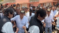 Manoj Kumar Funeral: Amitabh Bachchan Seen Supporting Salim Khan, Fans Praise The Heartwarming Moment | WATCH VIDEO